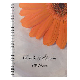 Carnet Mariage de marguerite orange et de satin blanc