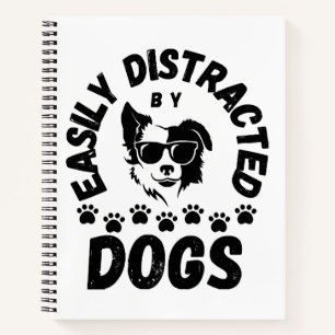 Carnet Mignon facilement distrait par les chiens amateurs