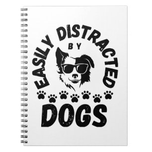 Carnet Mignon facilement distrait par les chiens amateurs