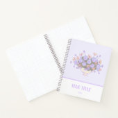 Carnet mignon violet avec fleurs dessinées à la ma (Intérieur)