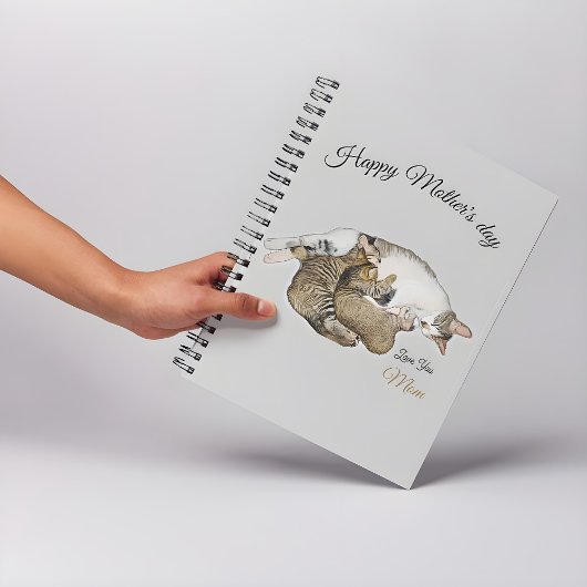 Carnet Mignonne chatte maman allaitant ses petits chatons