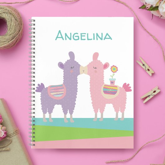 Carnet Mignonnes llamas roses violettes embrassent fille 