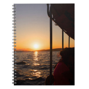 Carnet Mode de vie égéen en bateau au coucher du soleil e