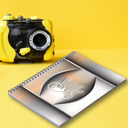 Carnet Monogramme en acier brossé brillant