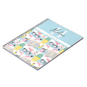 Carnet Monogramme personnalisé fille école Noteboo joyeux (Côté gauche)