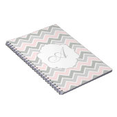 Carnet Monogramme rose et gris de Chevron de zigzag (Côté Droit)