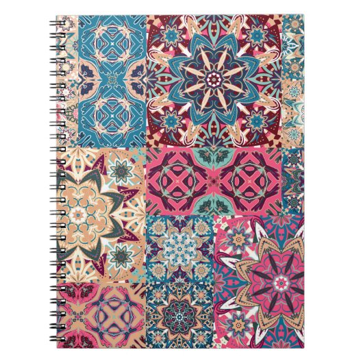Carnet Motif en patchwork floral sans couture. Vérificate (Devant)