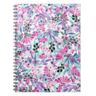 Carnet Motif incomparable de fleurs et de baies violettes