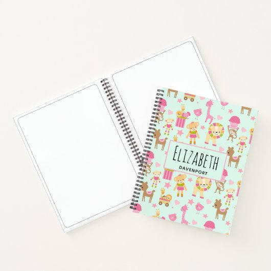 Carnet Motif mignon avec des animaux et des jouets heureu (Intérieur)