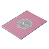 Carnet Motif rayé rose monogramme (Côté gauche)