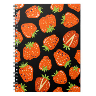 Carnet Motif sans couture avec petites fraises sur noir