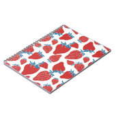 Carnet Motif sans couture de fraise dessinée à la main. a (Côté gauche)