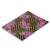 Carnet Motif sans parfum dans des fleurs douces. Dépôt (Côté gauche)