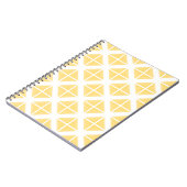 Carnet Motif triangle à la mode jaune (Côté gauche)