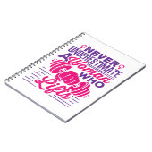 Carnet Ne sous-estimez jamais une femme qui lève (Côté gauche)