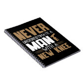 Carnet Never Underestimate A Man With New Knee Replacemen (Côté Droit)