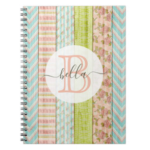 Carnet Nom du monogramme Roses de Shabby sur le chalet ru