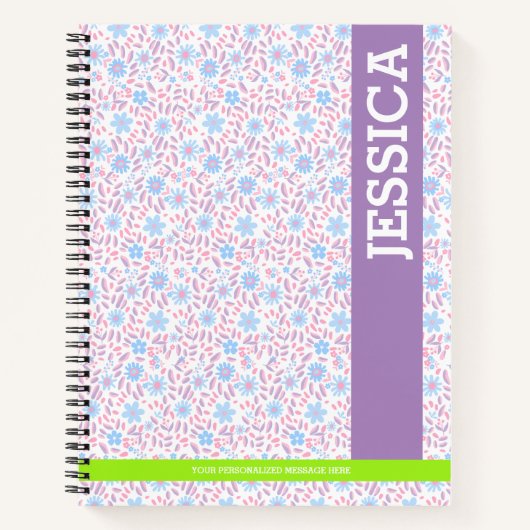 Carnet Nom floral pourpre personnalisé et monogramme (Devant)