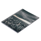 CARNET NUAGE FONCÉ AU-DESSUS DES BÂTIMENTS DE LA VILLE (Côté gauche)