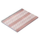 Carnet Or rose métallique, texture dentelle blanc cassé. (Côté gauche)