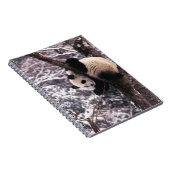 Carnet Panda petit jouant sur un arbre recouvert de neige (Côté Droit)