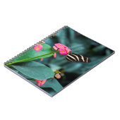 Carnet papillon coloré dans le jardin (Côté gauche)