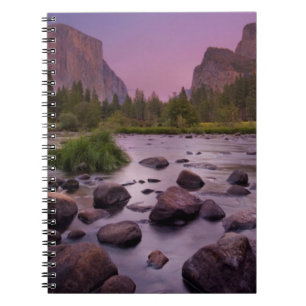 Carnet Parc national de Yosemite au crépuscule