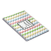 Carnet Pastel Chevron avec Monogram de Shirley Taylor (Côté Droit)