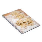 Carnet Pâtes au ruban faites maison, gros plan (Côté Droit)