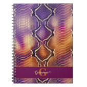 Carnet Peau de serpent chatoyante en violet et or monogra (Devant)