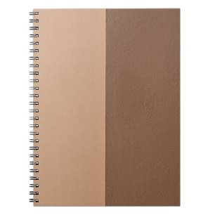 Carnet Peinture murale blanche à côté du mur blanc