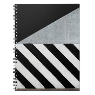 Carnet Peinture rayée blanche et noire sur le mur