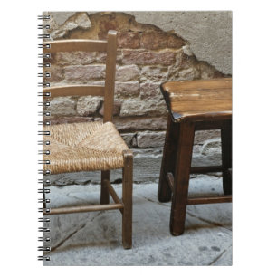 Carnet Petite chaise et tabouret, Pienza, Italie