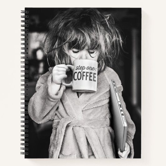 Carnet Petite fille boit du café (Devant)