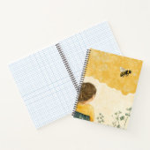 Carnet Petite Fille Regardant un Bourdon (Intérieur)