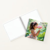 Carnet Petite Fille Sentant une Rose Rose Personnalisée (Intérieur)