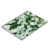 Carnet Petites fleurs blanches dans l'herbe en journée à (Côté gauche)