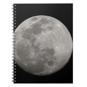 Carnet Pleine lune en noir et blanc. Crédit : Arthur