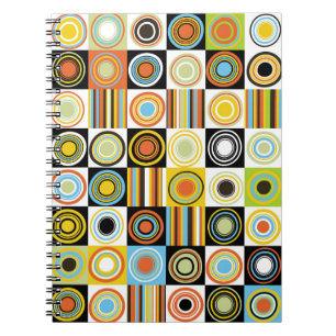 Carnet Points, cercles et bandes colorés en arrière-plan.