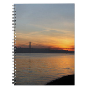 Carnet Pont au-dessus du fleuve Tage au coucher du soleil