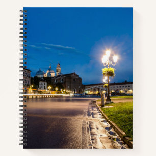 Carnet Prato della Valle la nuit à Padova, Italie