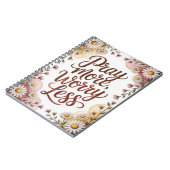 Carnet Pray more worry less notebook  (Côté gauche)