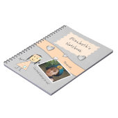 Carnet Rose et gris avec des cœurs un nom et une photo (Côté gauche)