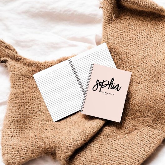 Carnet rose pâle de style moderne