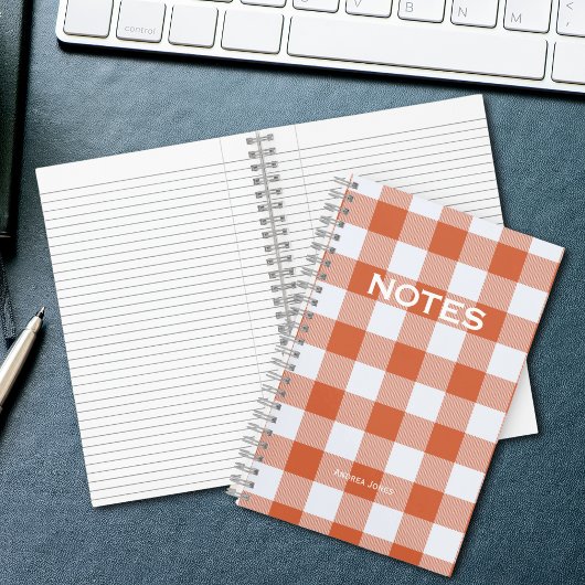 Carnet Simple Orange Buffalo Check Nom du monogramme