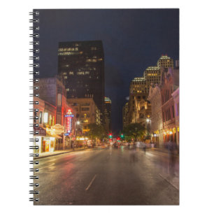 Carnet Sixième Rue À Dusk Dans Le Centre D'Austin, Texa