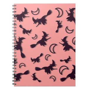 Carnet Sorcière volante entre la moitié de la lune à Hall