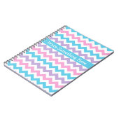 Carnet Spiral Personnalisé, Rose, Bleu, Chevrons M (Côté gauche)