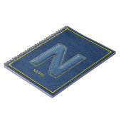 Carnet Texture de denim bleu avec monogramme brodé en jau (Côté gauche)