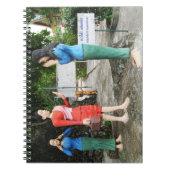 Carnet Tirer Les Visages Derrière Le Dos (Devant)